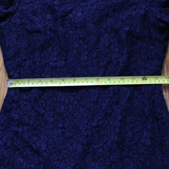 Cache Lace Dress - Picture 6 of 6